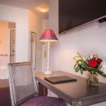 Western Du Vallon מלון 4*