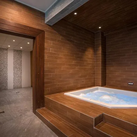 Western Du Vallon Szálloda 4*