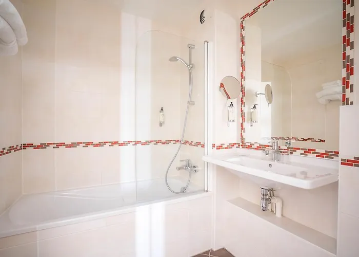 Western Du Vallon Hotel